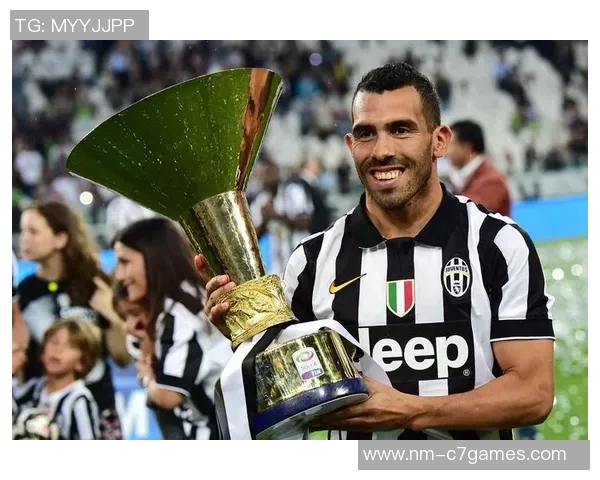 以上港足球球星为核心讲述球队拼搏精神与辉煌征程