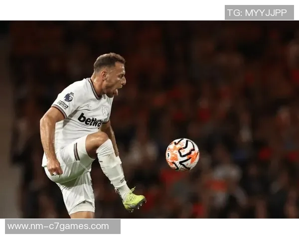 捷克足球球星泡吧夜生活揭秘与球场外的别样风采 捷克足球球星泡吧夜生活揭秘与球场外的别样风采